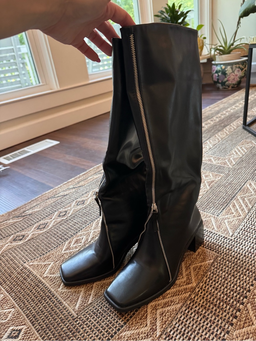 TORGEIS Black Shylah Tall Square Toe Zippered Boots Size 8 - Picture 7 of 11